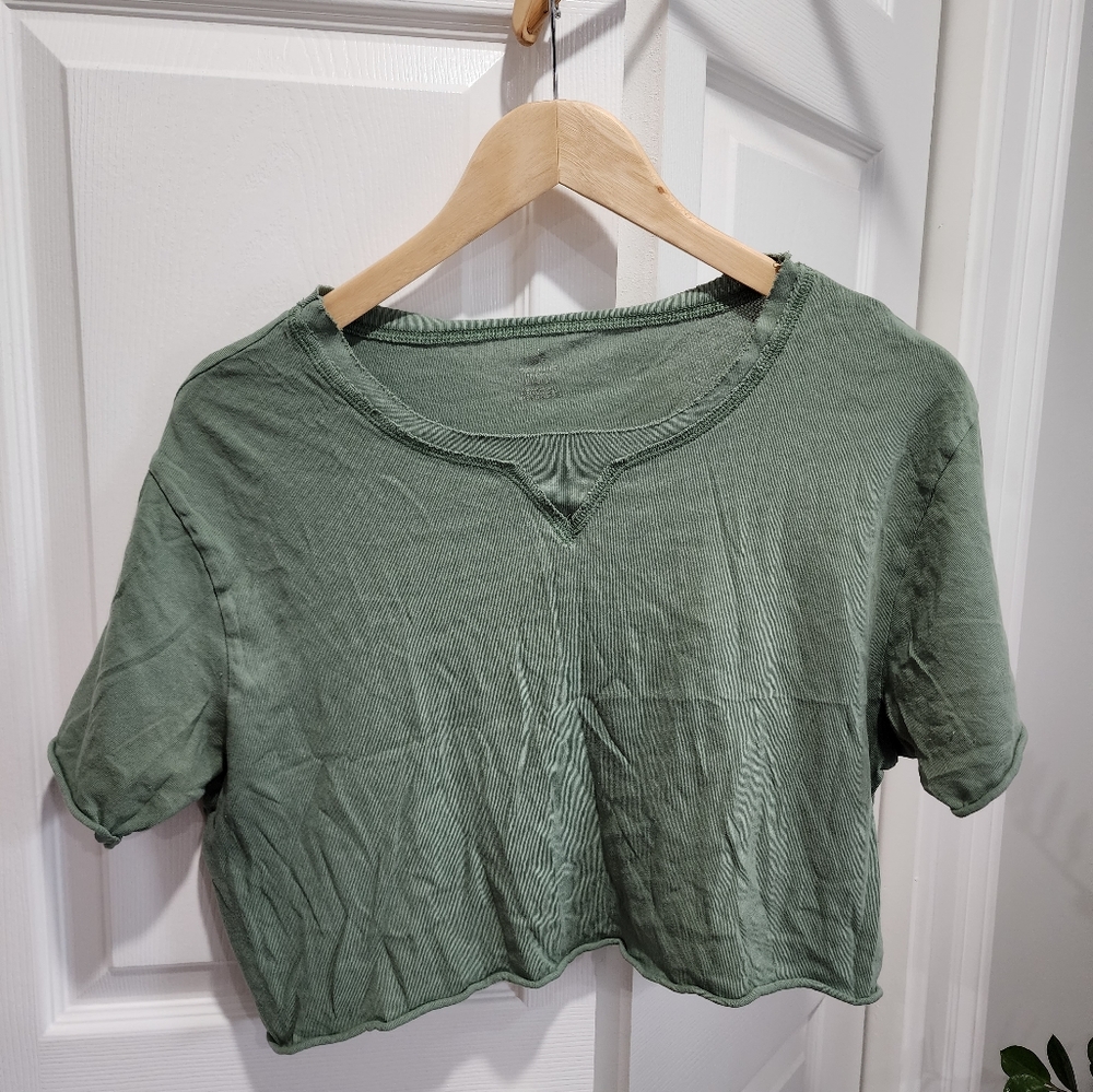 Aerie Offline Cropped Green Cut Off Tee